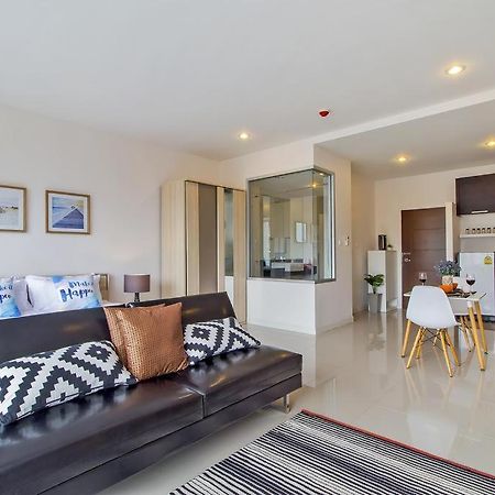 Chic Condo By Resava Karon Extérieur photo